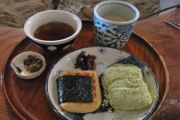 甘酒／いそべ餅とうぐいす餅