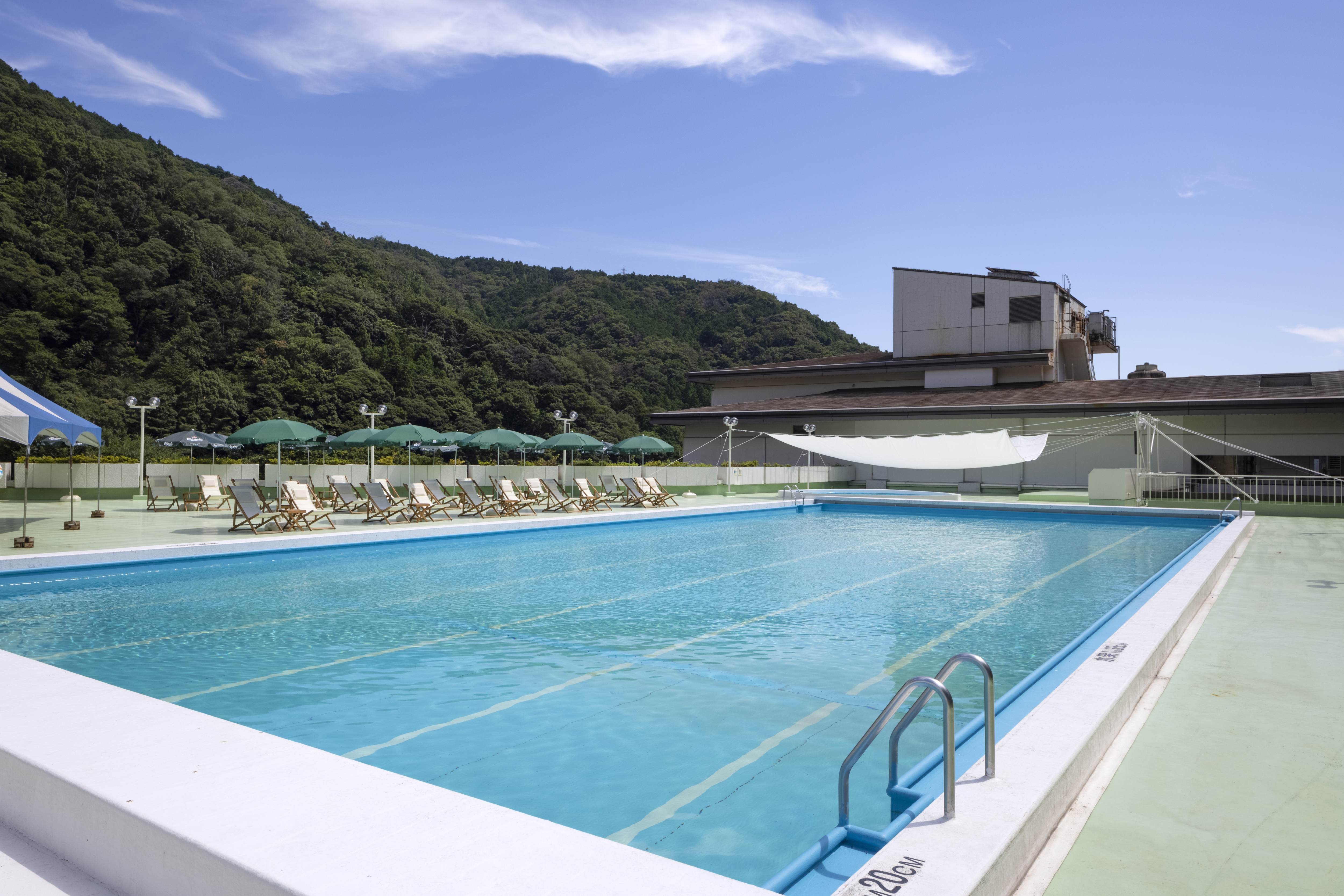 【湯本富士屋ホテル】夏季限定 屋外プール